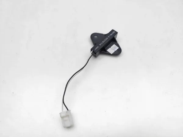 Antena interna Mitsubishi Outlander OEM 8637B114 image 3