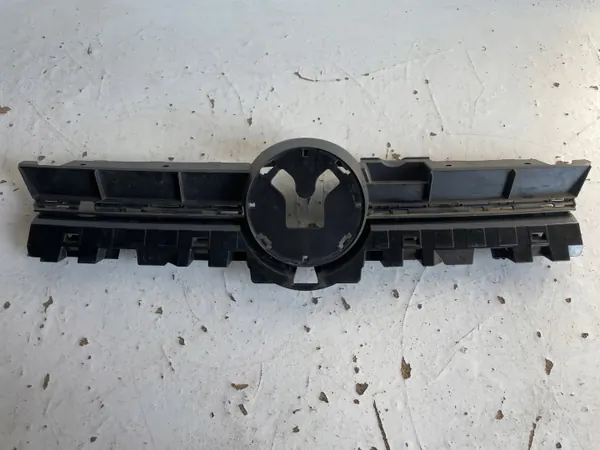 Garniture de Calandre VW UP Lift OEM 1S0853651B - Occasion image 2