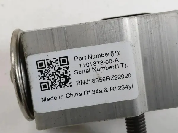 Tesla A/C expansionsventil OEM 110187800A - Begagnad image 3