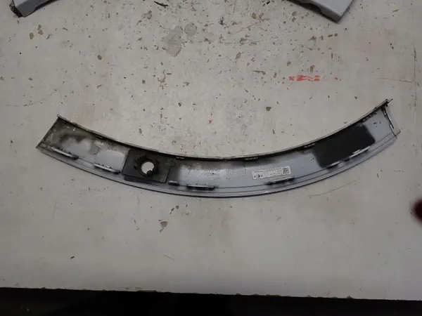 Garniture de pare-chocs avant gauche OEM 89A853025F Audi Q4 E-Tron image 4