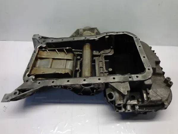 Ölwanne Mercedes C W203 3.0 V6 OEM 2720140602 image 5
