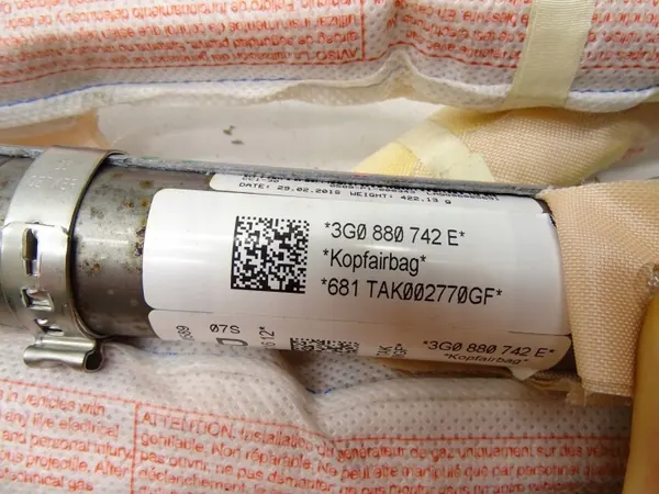 OEM 3G0880742E Oikea Ilmatyynyverho VW Passat B8 image 6