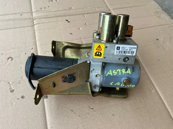 Kattohydrauliikkapumppu Opel Astra G OEM 13716B01 image 2