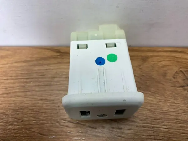 Port USB OEM 23217326PINYA pour Cadillac CTS III 2014+ image 6