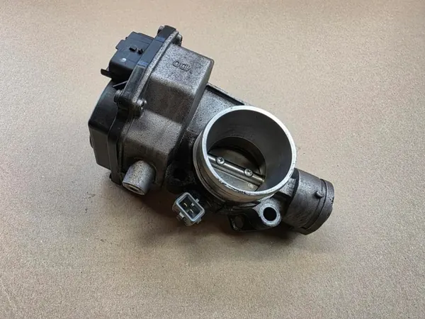 Spjällhus OEM 408239821003 för Renault image 2