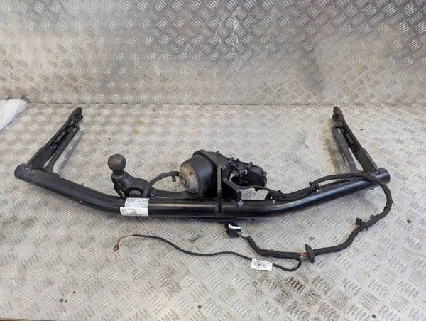 Enganche Cupra Formentor OEM 5FF803880A - Desmontable image 2