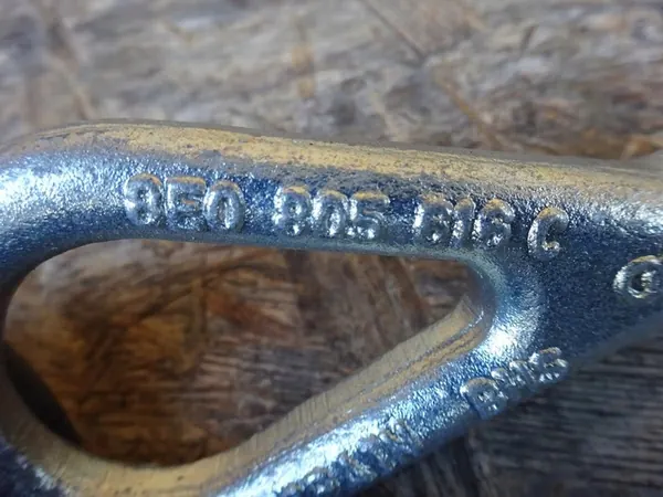 AUDI A4 B7 Renkaankey Vetokoukku Kotelo 8E0012111A image 10