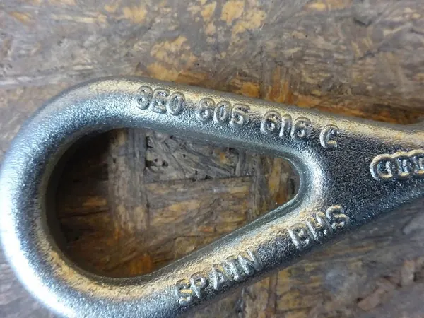 AUDI A4 B7 Renkaankey Vetokoukku Kotelo 8E0012111A image 3