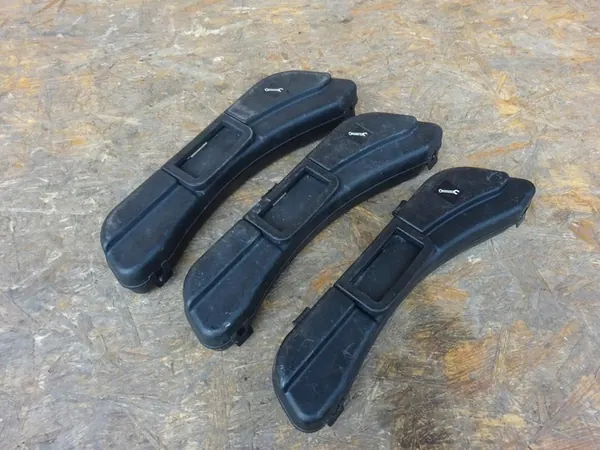 AUDI A4 B7 Renkaankey Vetokoukku Kotelo 8E0012111A image 6