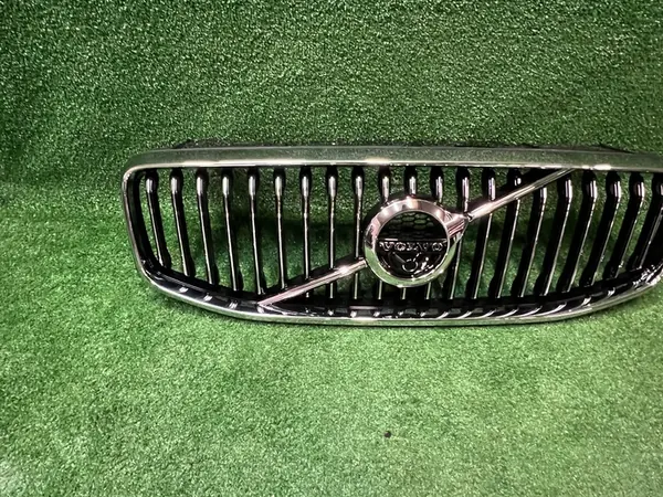 Front Grill Volvo XC60 II image 2