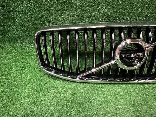 Front Grill Volvo XC60 II image 3