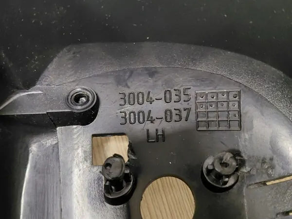 VOLVO S60 S80 V70 vänster spegelram OEM - Begagnad image 7
