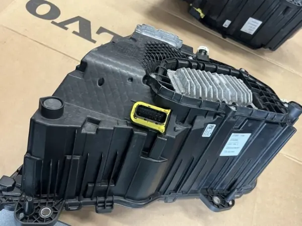 Phares LED Volvo FH4 OEM 23752680/78 d'occasion image 6