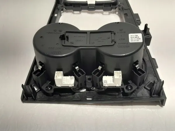 Marco LED Portavasos Audi A4 B9 OEM 8W0862533 image 5