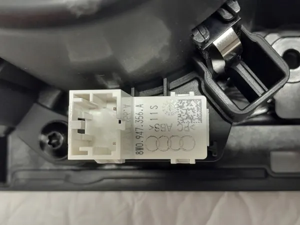 Marco LED Portavasos Audi A4 B9 OEM 8W0862533 image 6