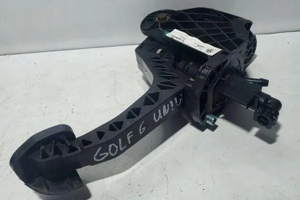 Kupplungspedal VW GOLF IV VARIANT 1.6L diesel image 5