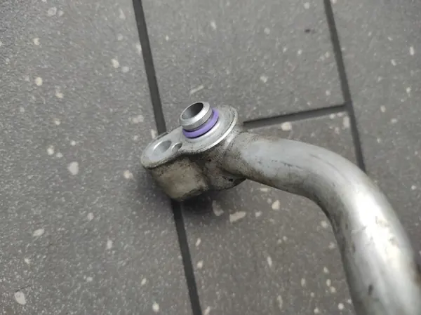 Audi A4 B6 Klimaanlagen-Schlauch 8E0260701AC image 3