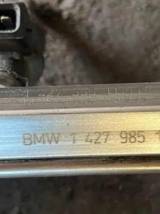 Rampe d'injection BMW 1427985 6 cylindres 320i E46 image 3
