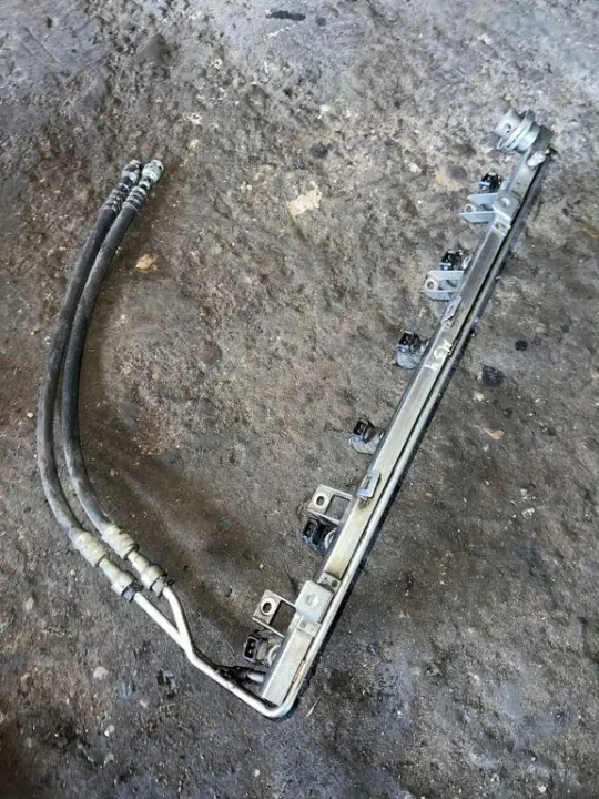 Rampe d'injection BMW 1427985 6 cylindres 320i E46 image 4