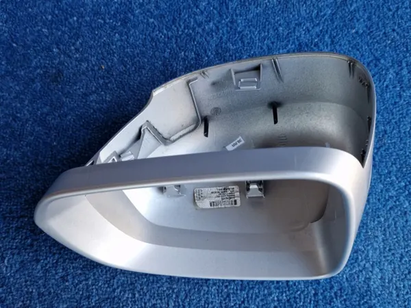 Volvo XC90 II oikea peilikansi OEM 31477740 image 8