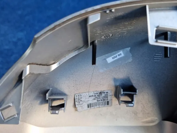 Volvo XC90 II oikea peilikansi OEM 31477740 image 9