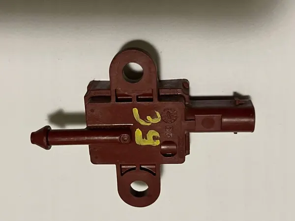 Audi TT Fotgängarskyddssensor 8S0959121 image 2