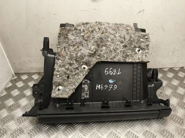 Handskfack Renault Kangoo III OEM T0545361 - Begagnad image 4