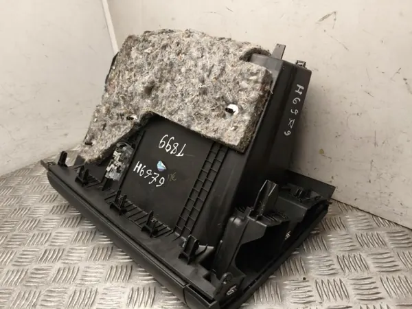 Handskfack Renault Kangoo III OEM T0545361 - Begagnad image 6