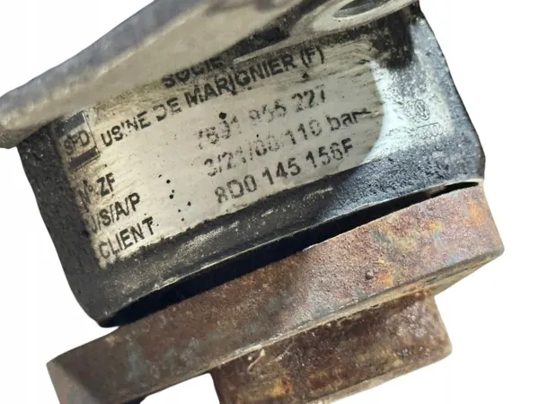 Bomba de dirección Audi A4 B5 OEM 8D0145156F image 3