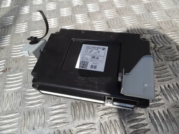 Módulo BCM Hyundai Kona 2020 OEM 954A0-K4AH0 image 2