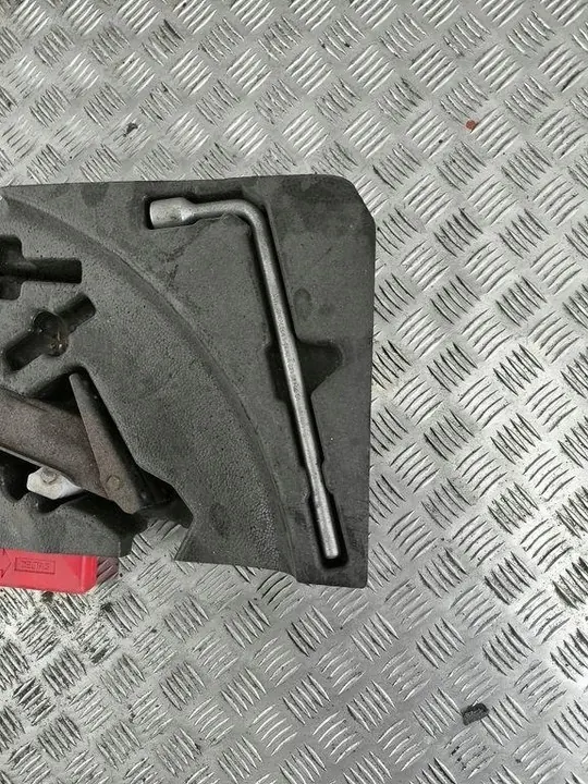 Reservewielcover MERCEDES-BENZ M (W164) A2406280035 image 4