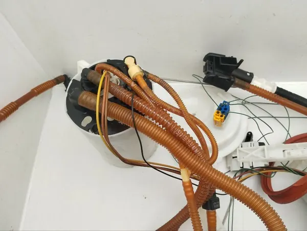 Brandstofpomp Porsche PANAMERA 2012 image 2