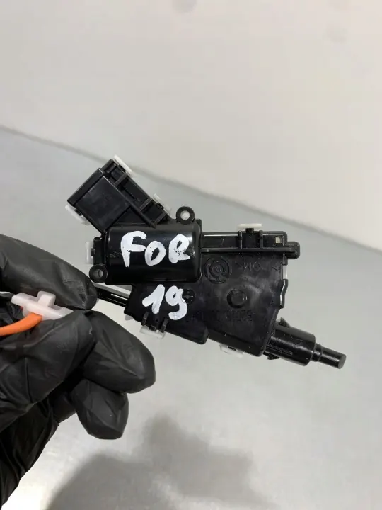 Subaru bränsleluckslås OEM FBZ22874 - Begagnad image 3