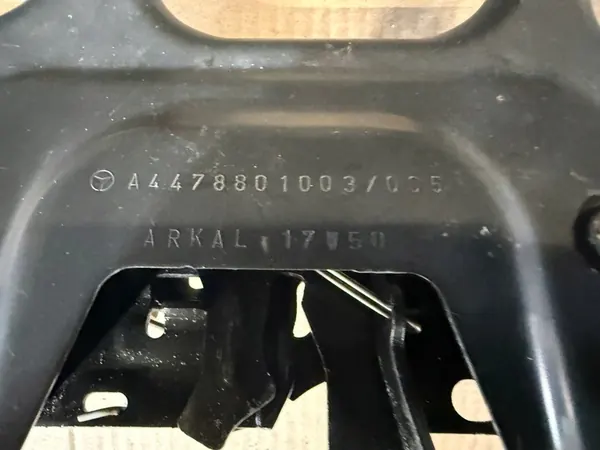 Mercedes V-Class W447 Hood Lock + Front Bracket A4478800060 image 2