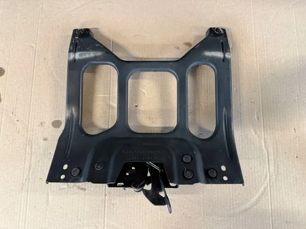 Mercedes V-Class W447 Hood Lock + Front Bracket A4478800060 image 3