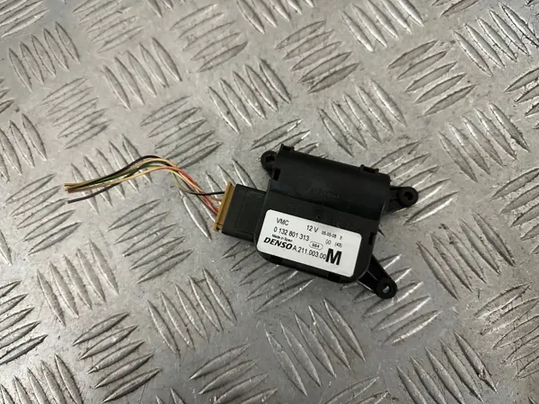 Lancia Delta III Heizungsmotorstecker OEM 0132801313 image 3