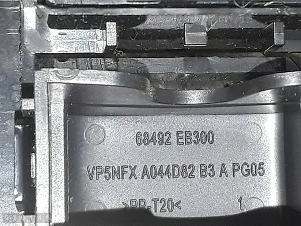 Interruptor Nissan OEM 68492EB300 para Navara 2006 image 3