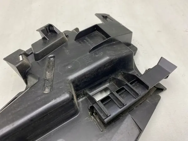 Volvo XC90 Låsskydd OEM 31349774 Höger Bak image 4
