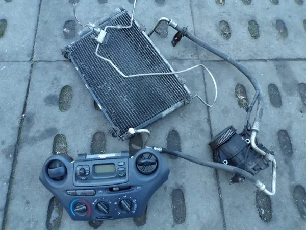 Sistema AC Toyota Yaris OEM - Kit Completo image 2