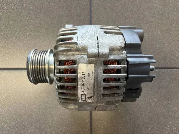 Vaihtovirtageneraattori Volkswagen 1.6 TDI OE 06F903023E image 3
