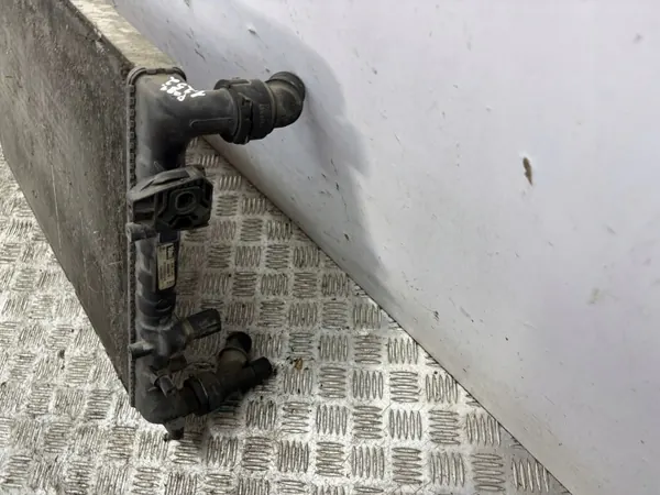 Gebruikte waterradiator OEM 1JO121233Q VW Bora image 4