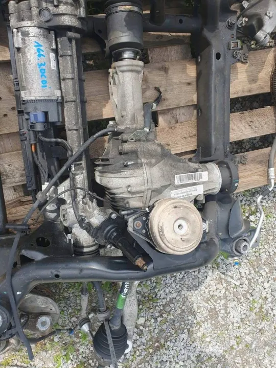 Etuvaihde Mercedes W166 A1663300200 image 2
