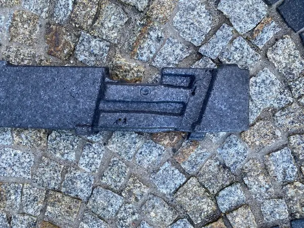 AUDI A4 B8 8K Etupuskuri Iskunvaimennin OEM 8K0807550E image 3