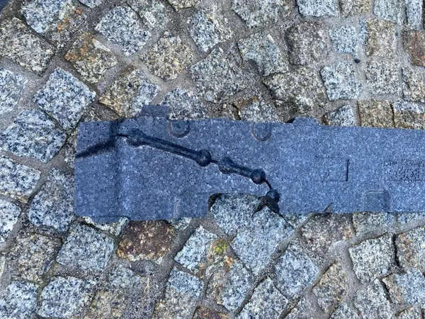 AUDI A4 B8 8K Etupuskuri Iskunvaimennin OEM 8K0807550E image 7