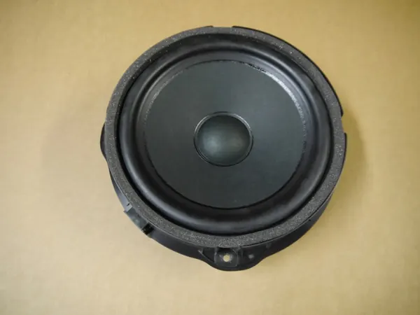 Altifalante porta dianteira Bang & Olufsen OEM 83A035415B image 2