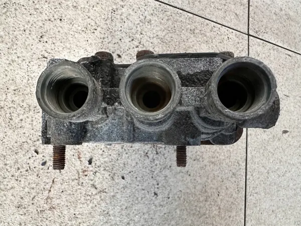 Soupape de Coussin d'Air ECAS OEM 4728800200 Iveco image 3