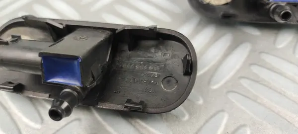 Heated Windshield Washer Nozzles AUDI Q7 4L 2005- image 6