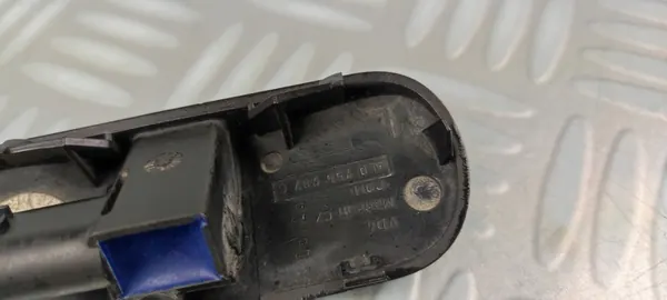 Heated Windshield Washer Nozzles AUDI Q7 4L 2005- image 7