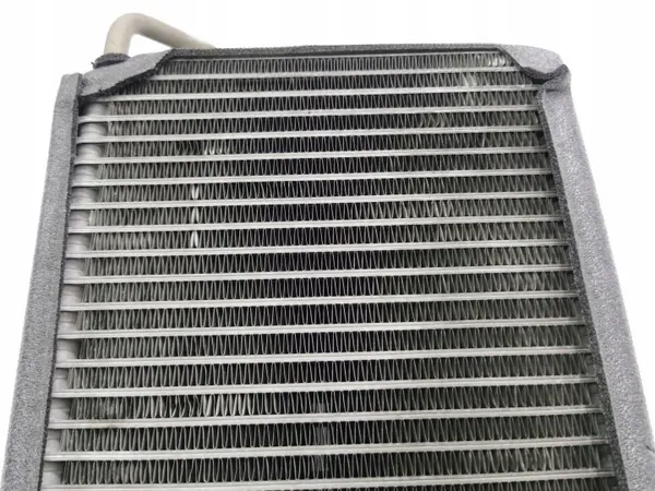 Lämmönvaihdin A/C Chrysler 300 OEM AMD82718 image 9