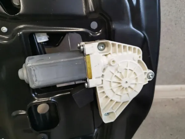 Mercedes-Benz achterzijruit OEM A2176700110 image 9